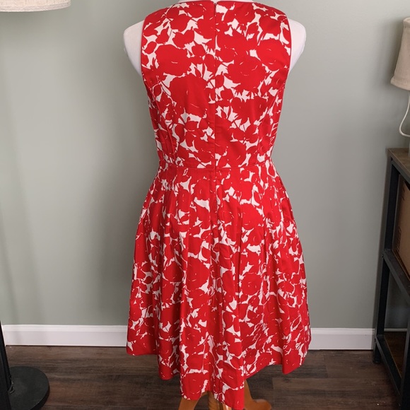 NWT Talbots sleeveless dress size 8P Red White Floral Fit & Flare with Pockets - Picture 3 of 6